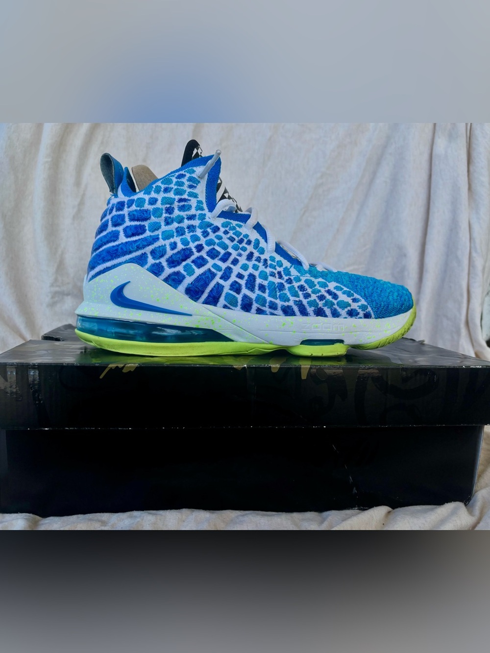 Nike LeBron 17, More Than An Athlete size 6.5